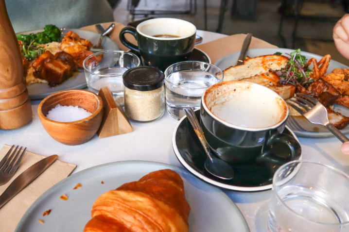 students-saying-goodbye-958×479